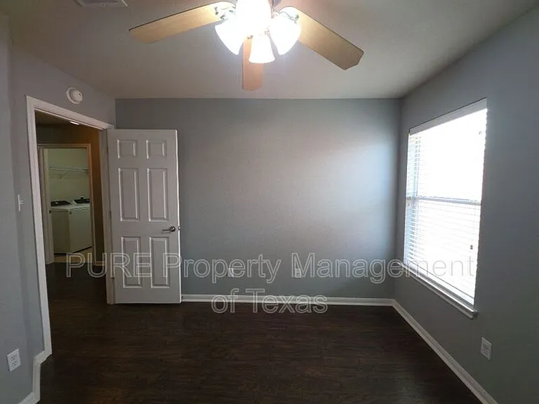 18401 Hees Ln — Photo 35