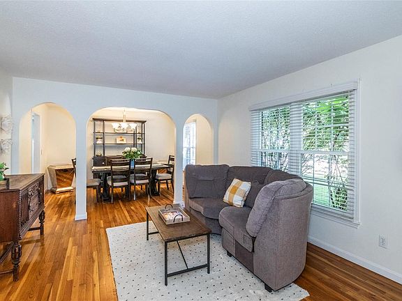 3rd image of 1795 Seven Pines Dr