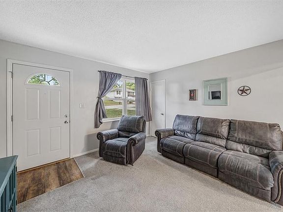 3rd image of 3917 S Masterbrook Dr