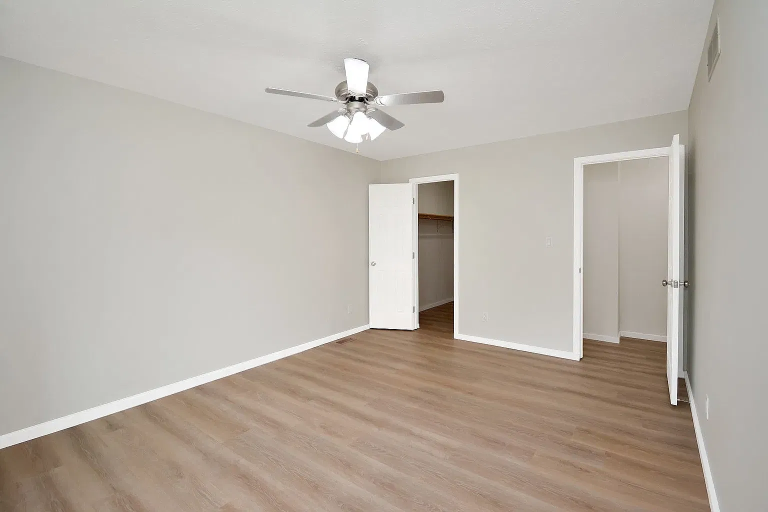 3 bed, 1.5 bath, 1485 sqft, $1,650 — Photo 3