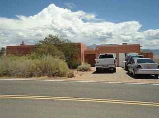 1330 Saratoga Dr NE, Rio Rancho, NM 87144