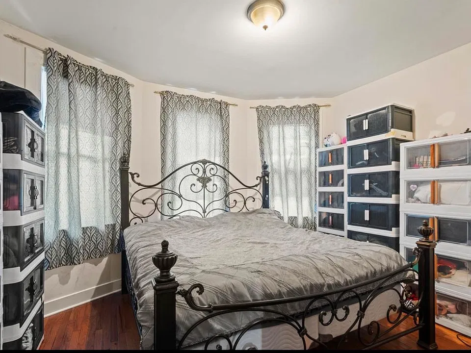 258 Ackerman Ave #1