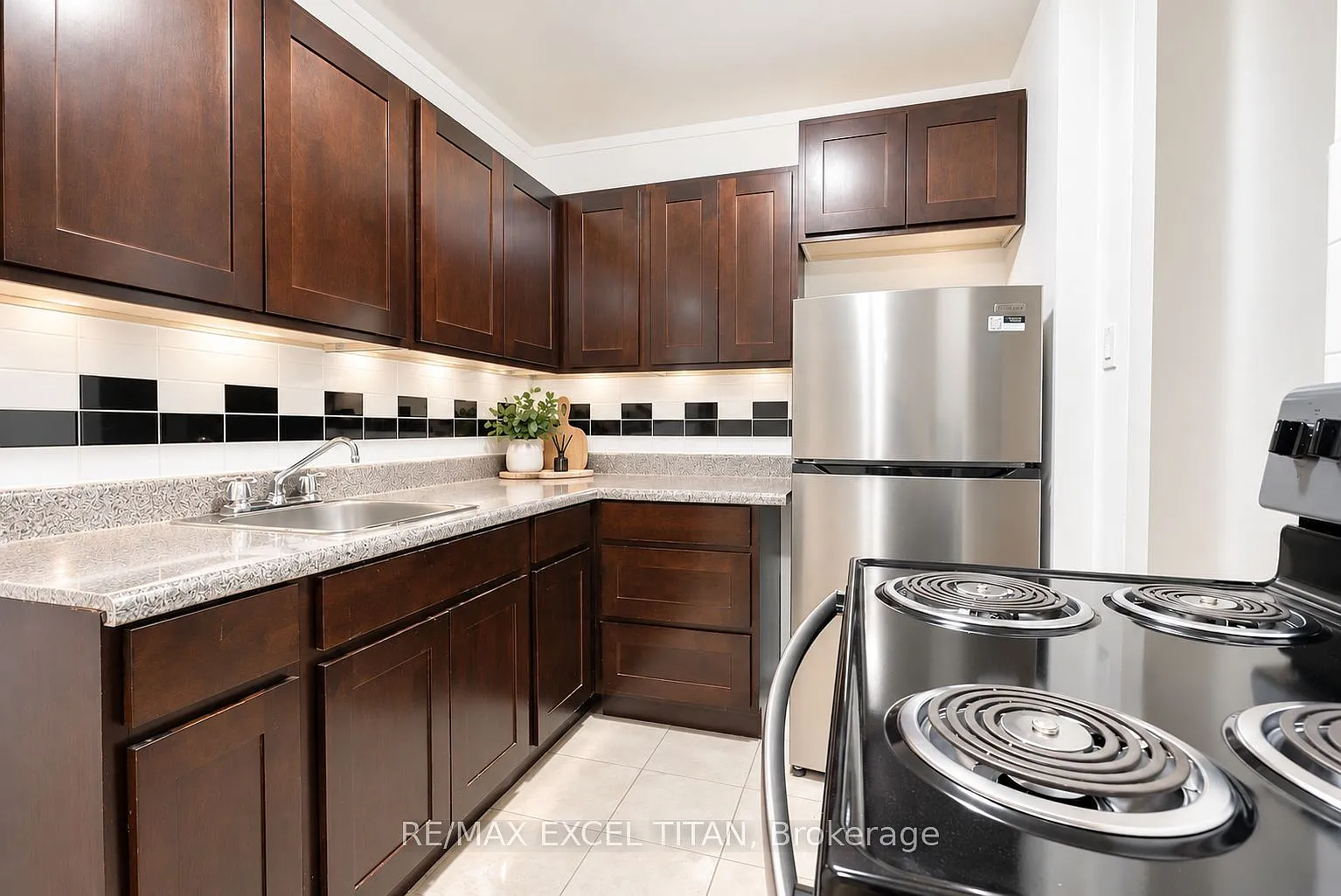 2 bed, $1,950 — Photo 4