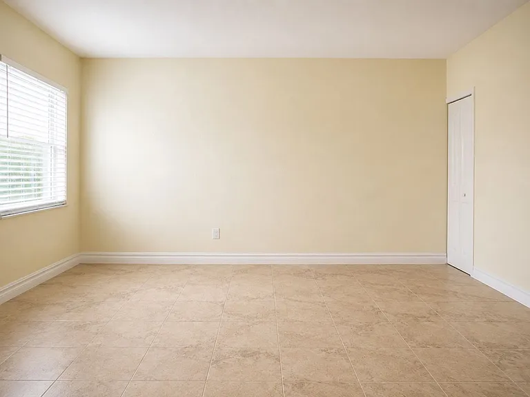 3175 Royalston Ave #203 — Photo 14
