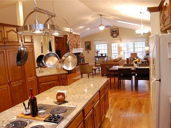 2nd image of 1926 Windy Hill Ct