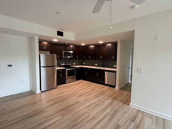 4th image of 102 Hanover St APT 305