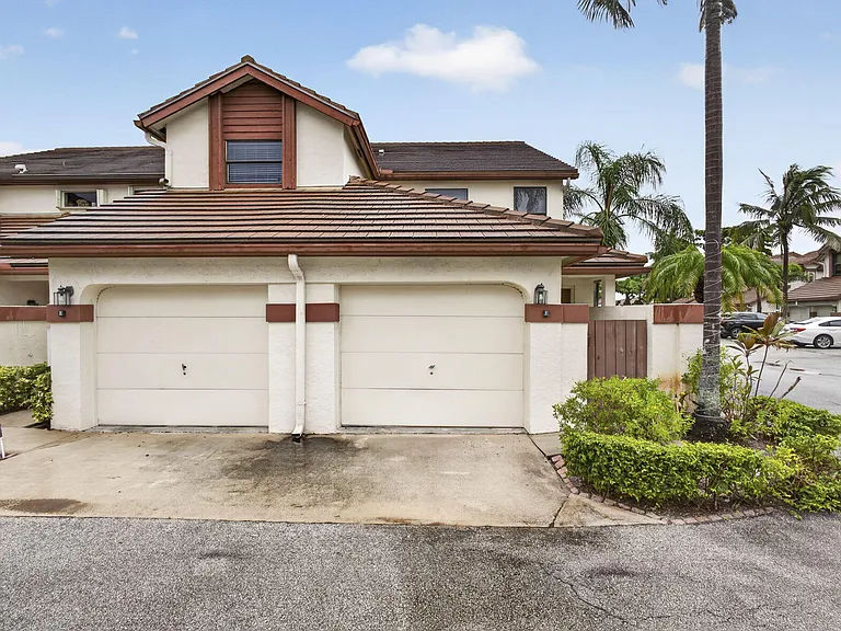 12708 Shoreline Dr #F — Photo 32