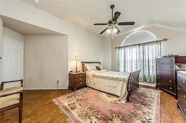 1612 Chester Dr — Photo 5
