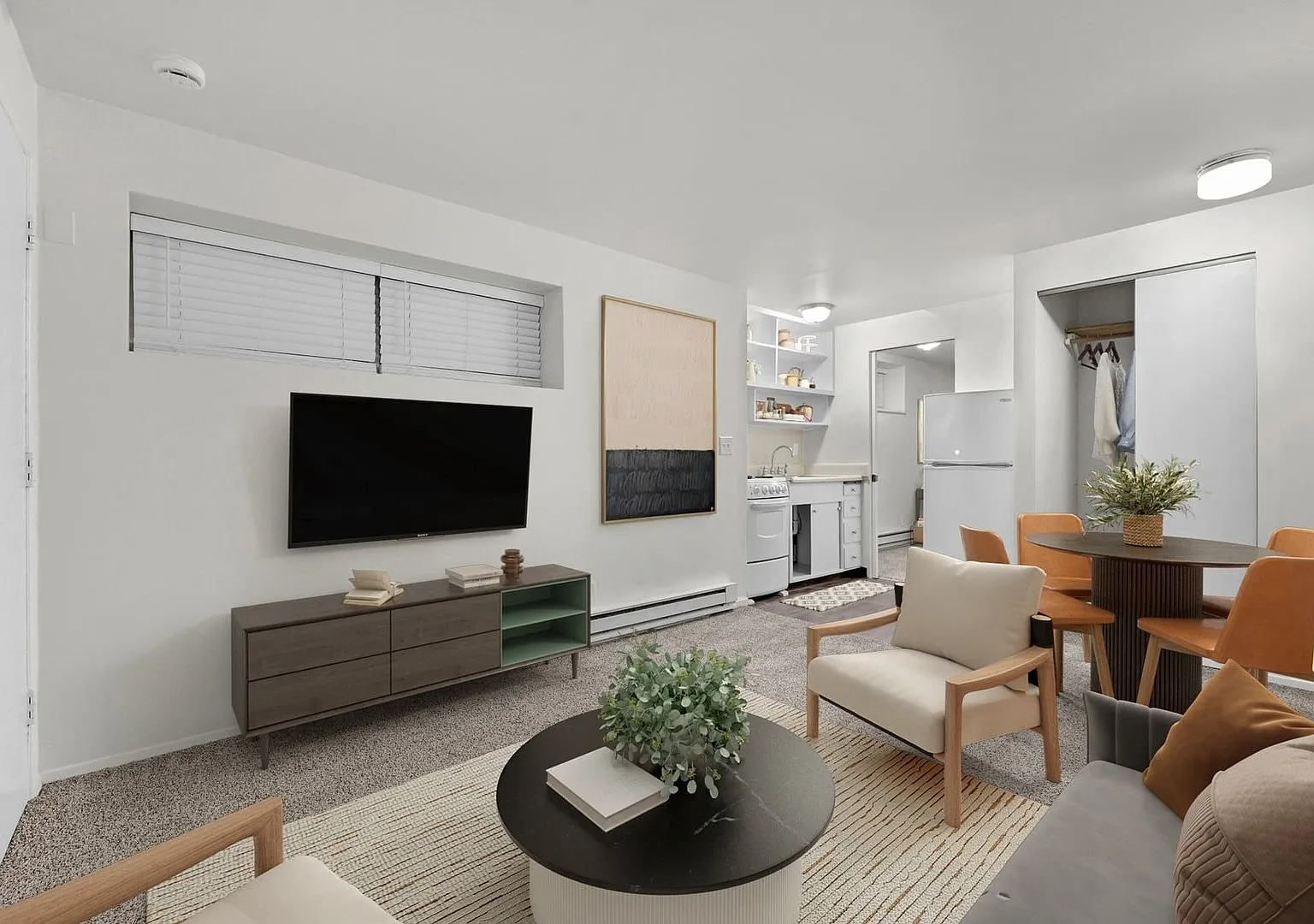 Convenient One-Bedroom Living Near the University of Washington — Photo 1