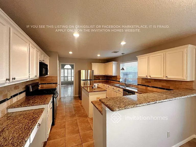 2110 Castle Dr — Photo 5