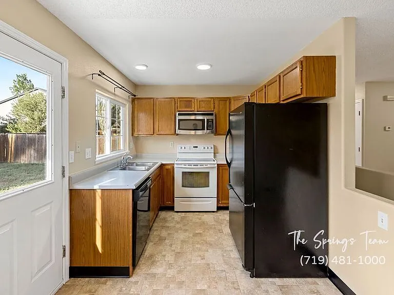 5833 Bow River Dr — Photo 13