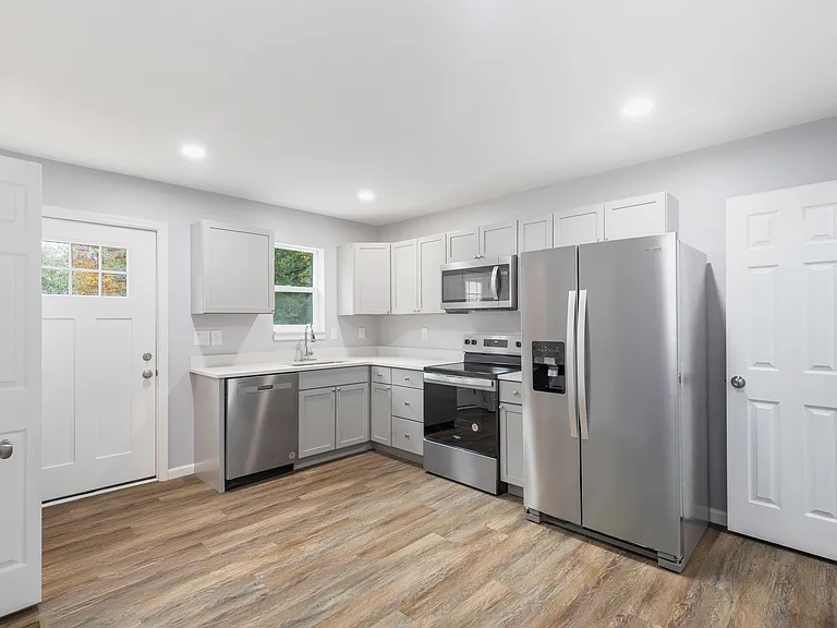 6900 Seaver Dr #1-2 — Photo 22