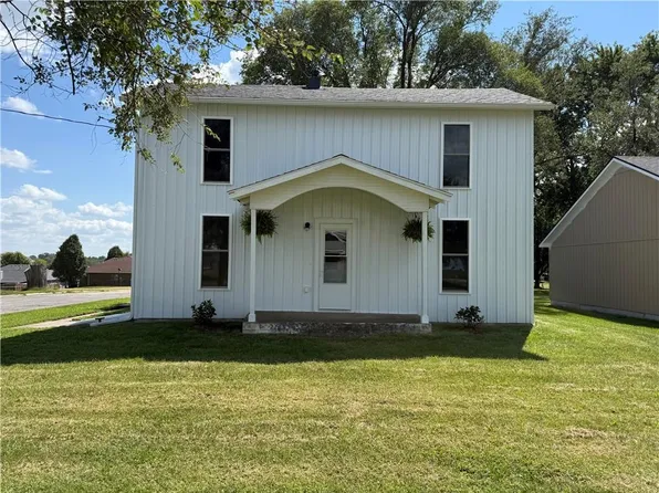 302 Little Brick St, Cameron, MO 64429