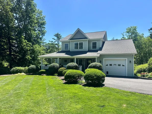 358 Round Hill Rd, Fancy Gap, VA 24328