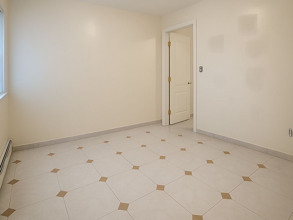 2nd image of 1329 Balcom Ave Floor 1