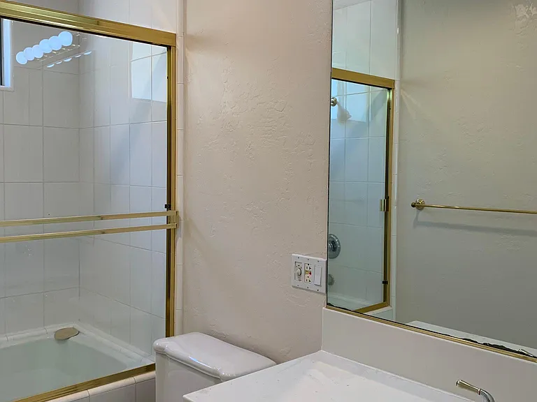 1100 Chadbourne Ave — Photo 11