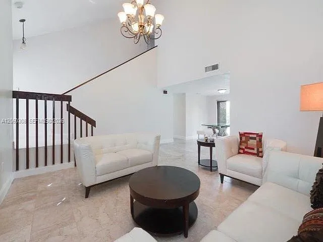 4 bed, 3.5 bath, 2401 sqft, $4,950 — Photo 3