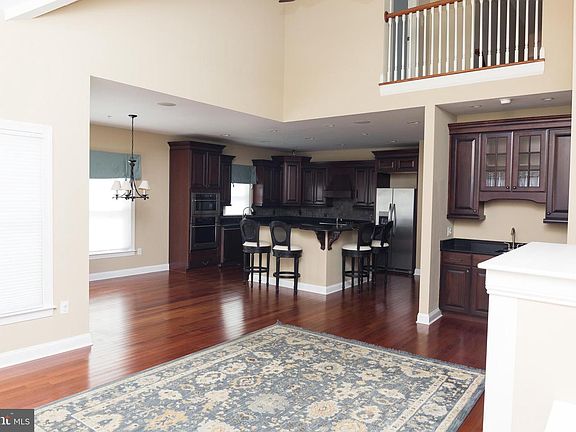 3rd image of 120 Porter Pkwy #36