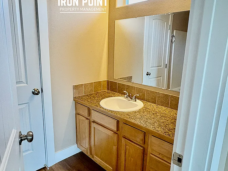 16661 N Profit Cir — Photo 35