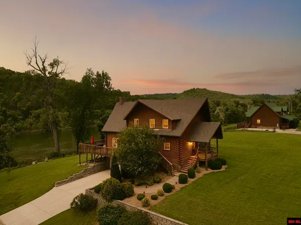 818 Stone Creek Way, Norfork, AR 72658