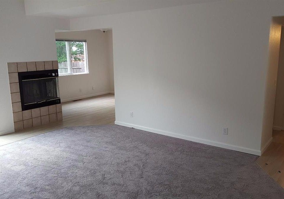 2nd image of 36 Meridian Cir