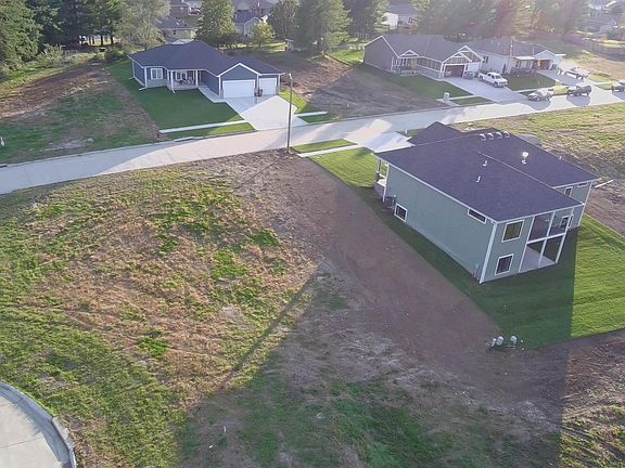 4th image of 1180 Evergreen Rd