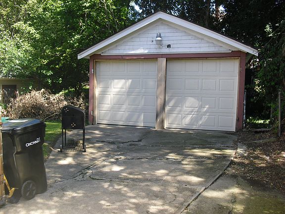 3rd image of 3474 Evanston Ave