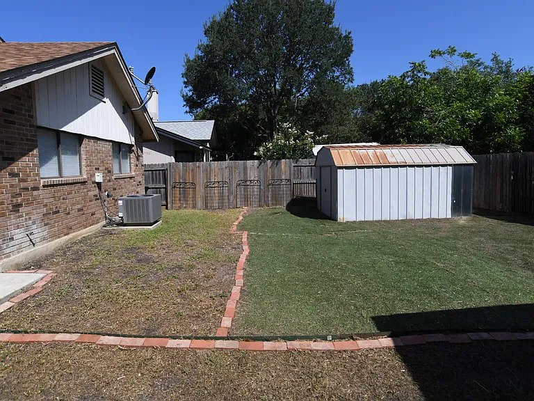 3231 Tree Grove Dr — Photo 27