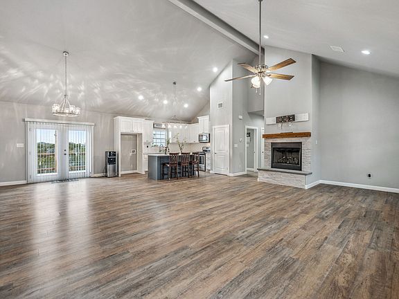 4th image of 3860 Beacon Lake Dr
