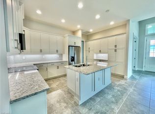6361 Arriba Ave, Naples, FL 34113