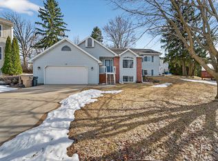 15 Naylor Cir, Madison, WI 53719