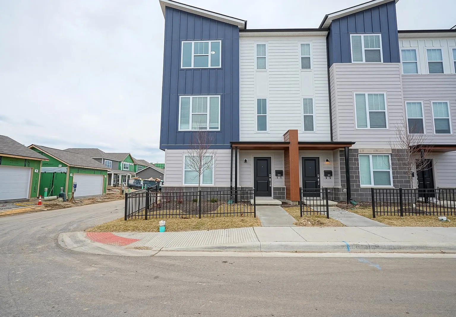 3 bed, 3.5 bath, 1920 sqft, $2,250 — Photo 1