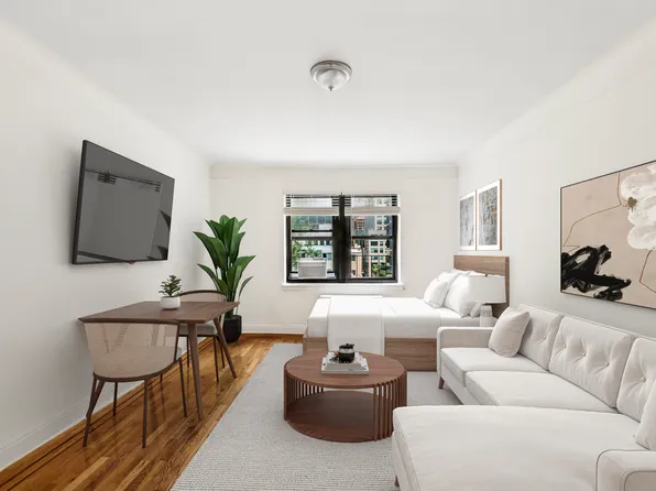 210 E 38th St, New York, NY