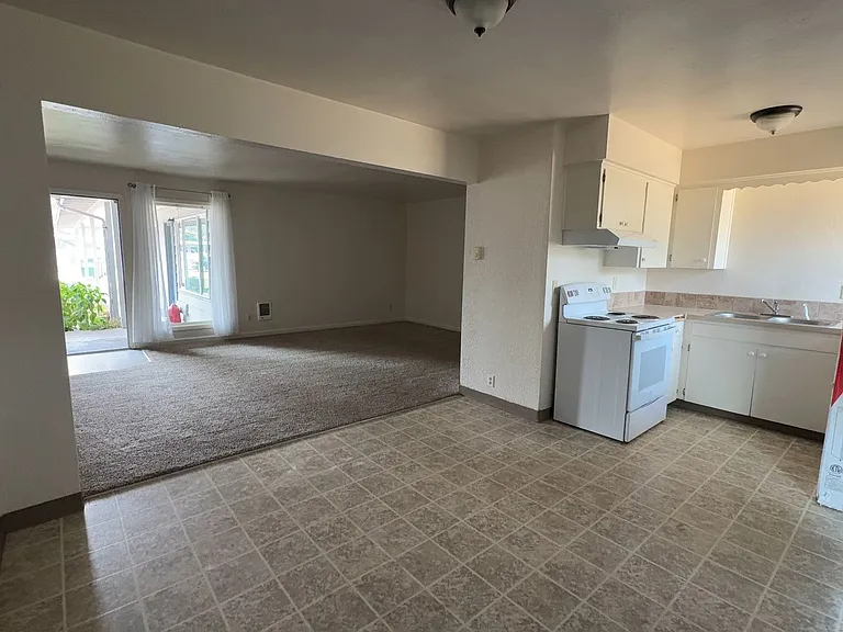 1061 Ring St NE — Photo 8