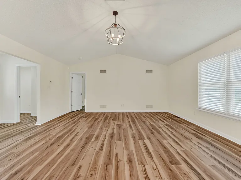 270 Oaknoll Ave — Photo 5