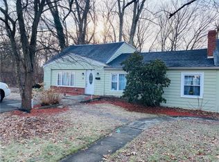 18 Gladstone St, Smithfield, RI 02917
