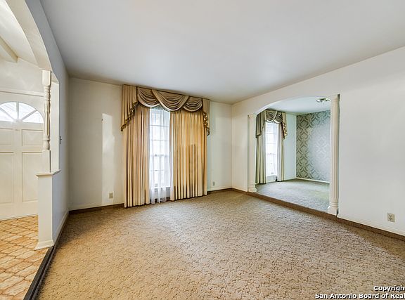 3rd image of 3115 Manila Dr
