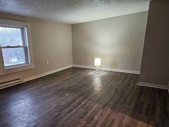 4th image of 37 Dayton St #A
