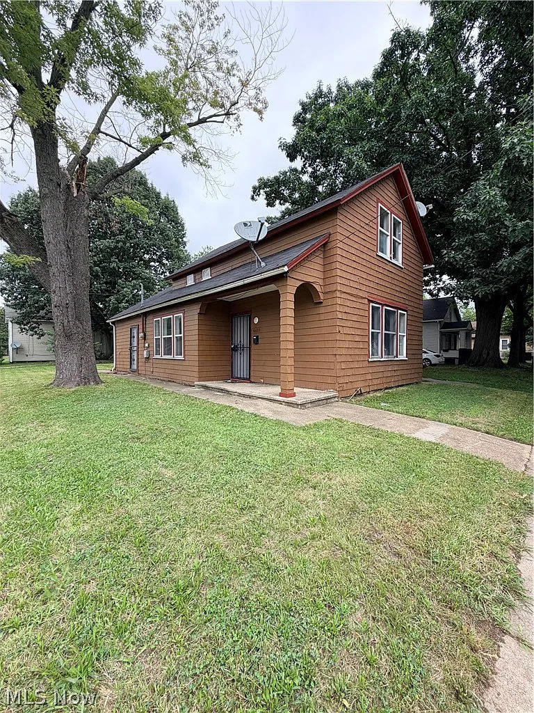 4 bed, 1.0 bath, $1,575 — Photo 1