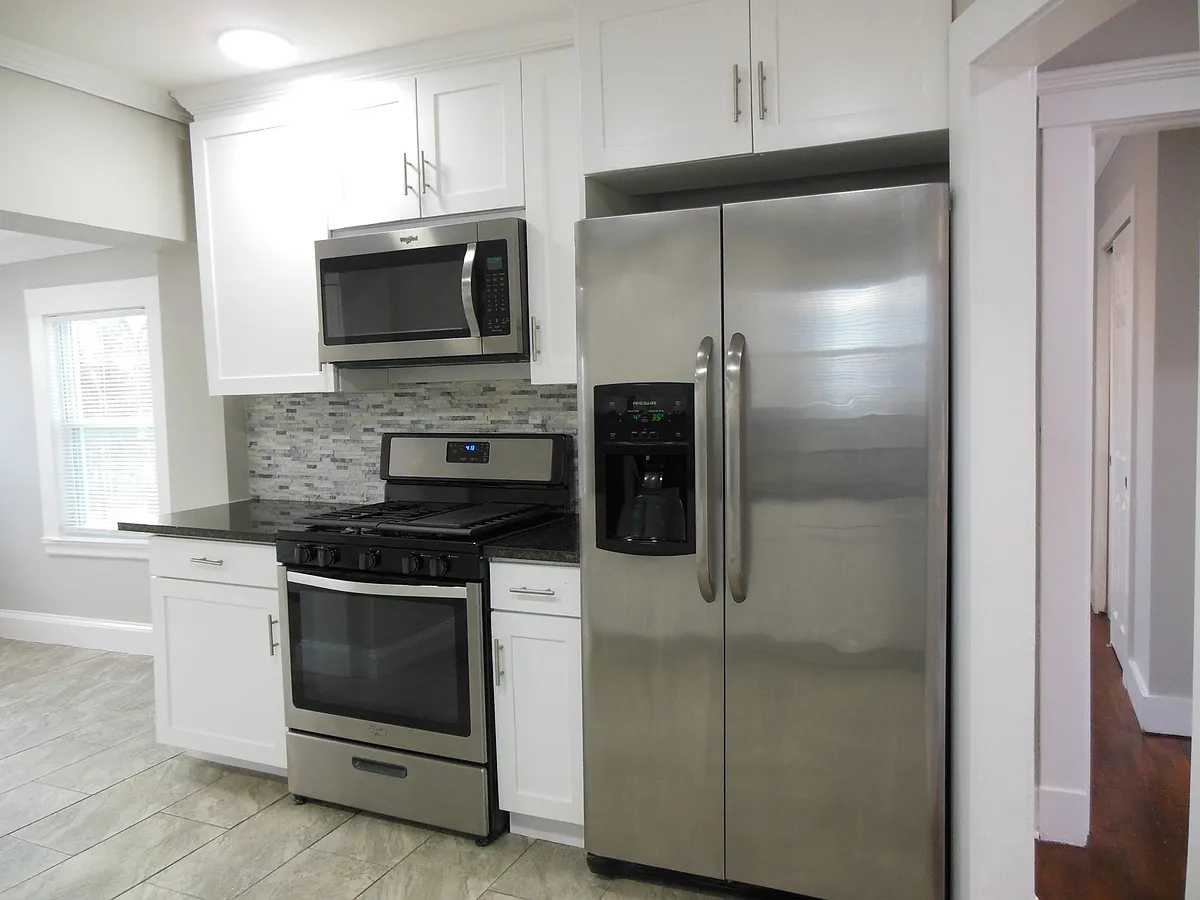 Building Photo - 264 Tyler St #2