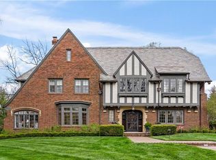 2224 Stratford Rd, Mission Hills, KS 66208