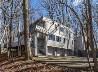 12 Cherry Hill Rd, Holmdel, NJ 07733