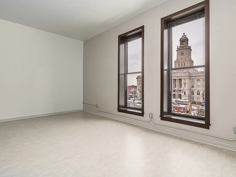 Randolph Apartments — Photo 16