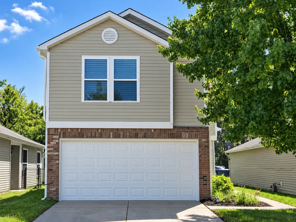 2933 Redland Ln