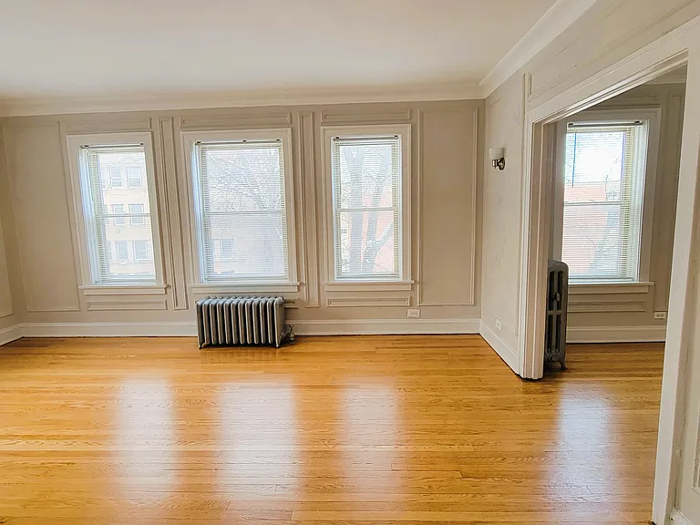7100 N Paulina St #2 — Photo 4