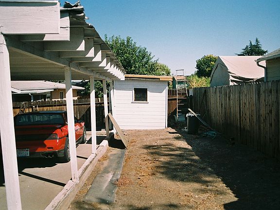 Shed in back
