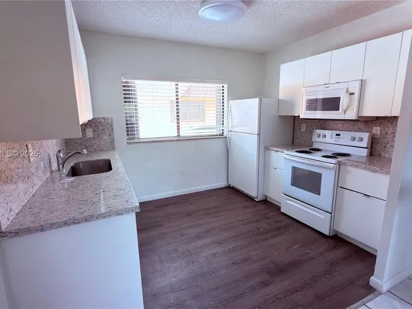 6370 W 27th Ct APT 203, Hialeah, FL 33016