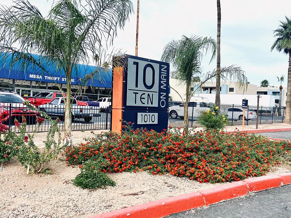 10Ten On Main