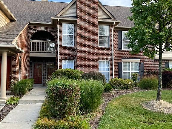 Carlton Way entrance to ground floor condo
