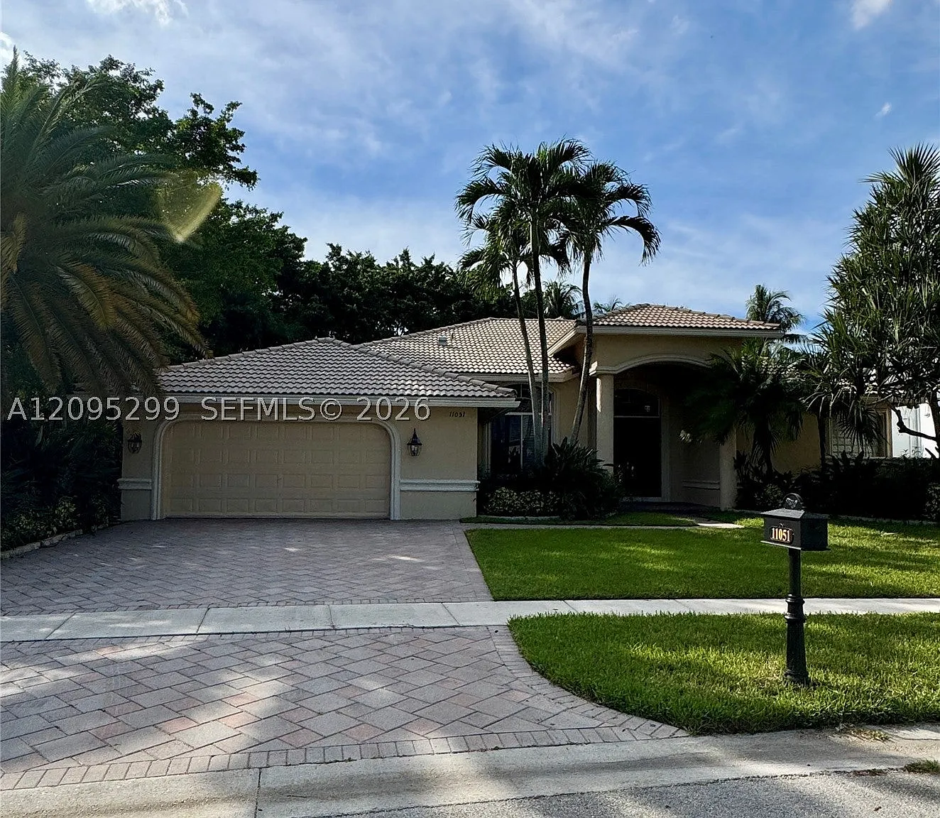 4 bed, 2632 sqft, $7,500 — Photo 1